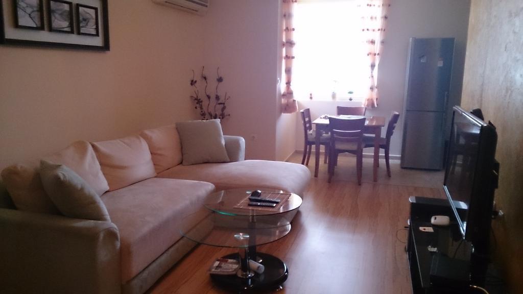 Geri Apartment Μπουργκάς Δωμάτιο φωτογραφία